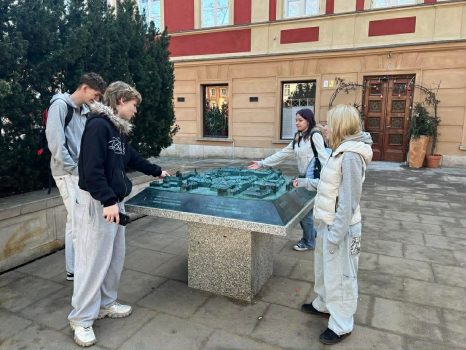 “Tajemnice Starego Miasta i Traktu Królewskiego w Warszawie” – gra miejska